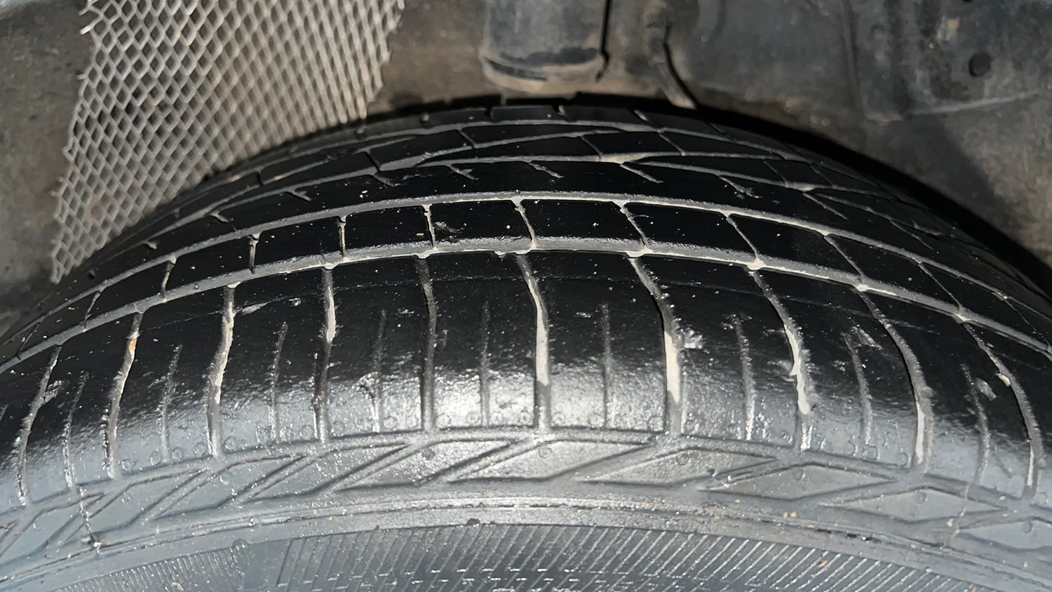 Used 2022 Tata Nexon XZ Plus Kaziranga Petrol Manual tyres RIGHT REAR TYRE TREAD VIEW