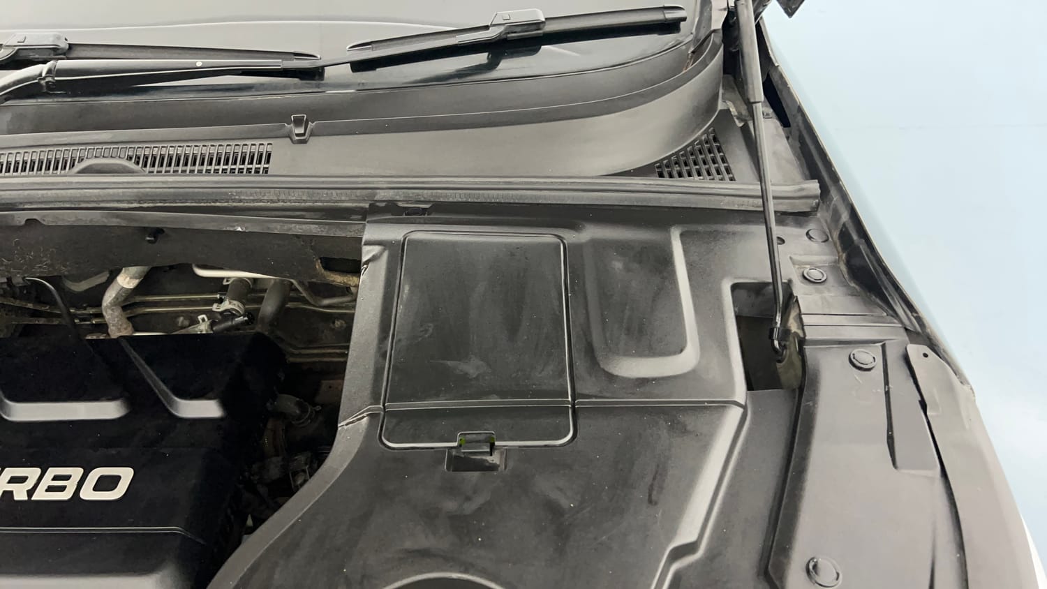 Used 2023 MG Motors Hector Savvy Pro 1.5 Turbo Petrol CVT Petrol Automatic engine ENGINE LEFT SIDE HINGE & APRON VIEW