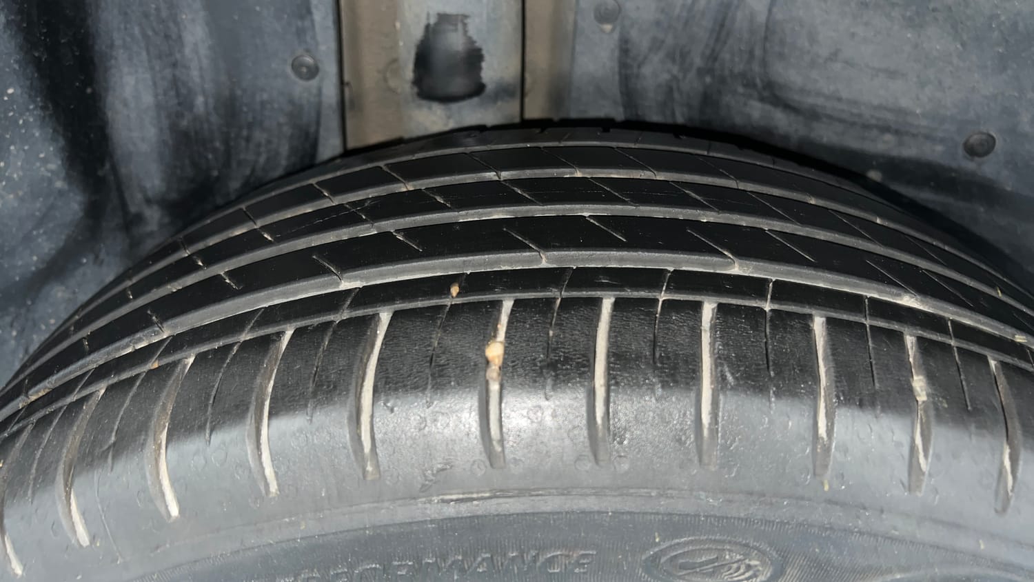 Used 2023 MG Motors Hector Savvy Pro 1.5 Turbo Petrol CVT Petrol Automatic tyres RIGHT REAR TYRE TREAD VIEW