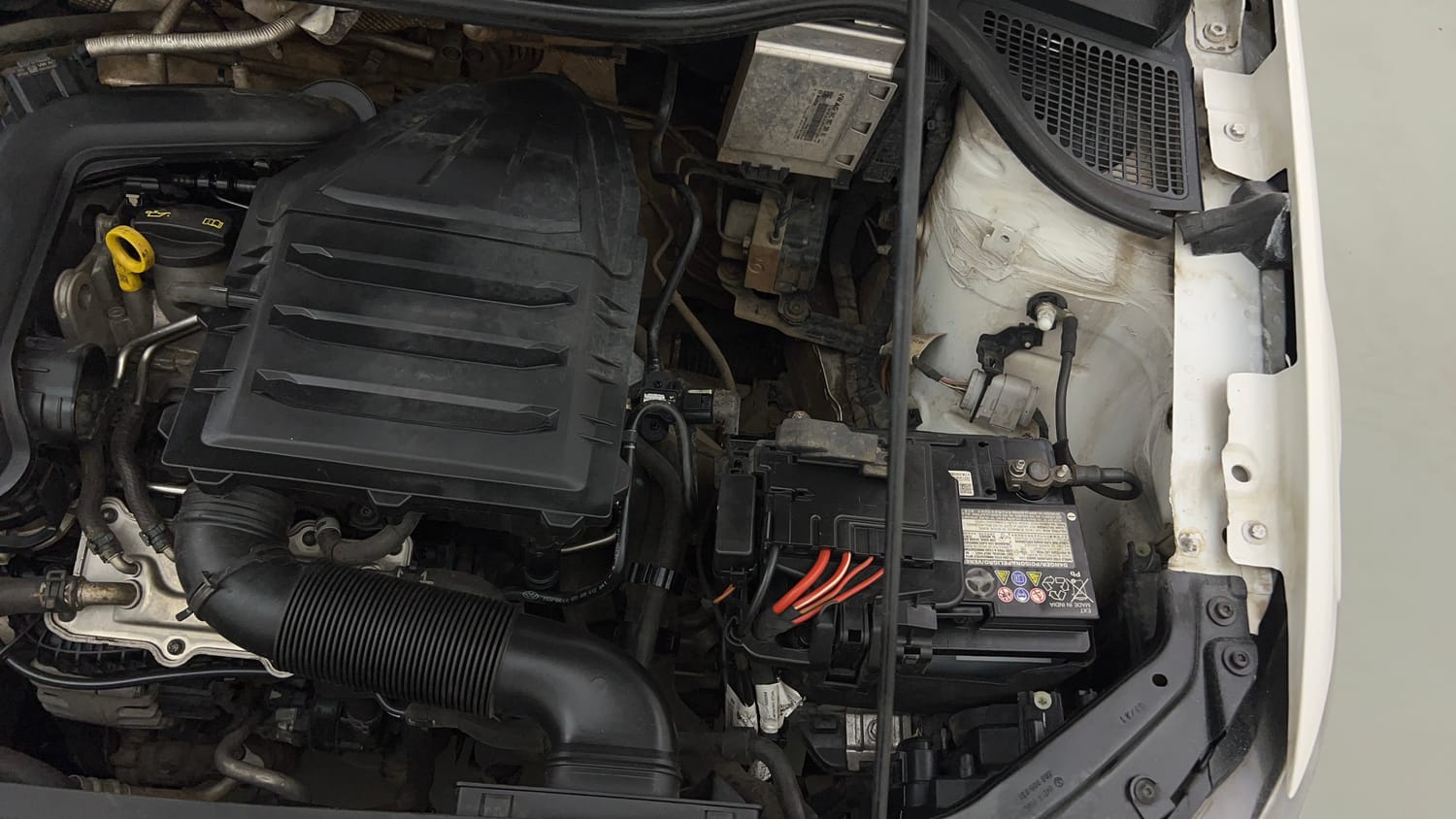 Used 2020 Volkswagen Vento Highline 1.0L TSI Petrol Manual engine ENGINE LEFT SIDE VIEW