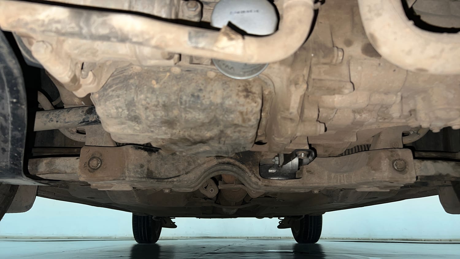 Used 2020 Volkswagen Vento Highline 1.0L TSI Petrol Manual extra FRONT LEFT UNDERBODY VIEW