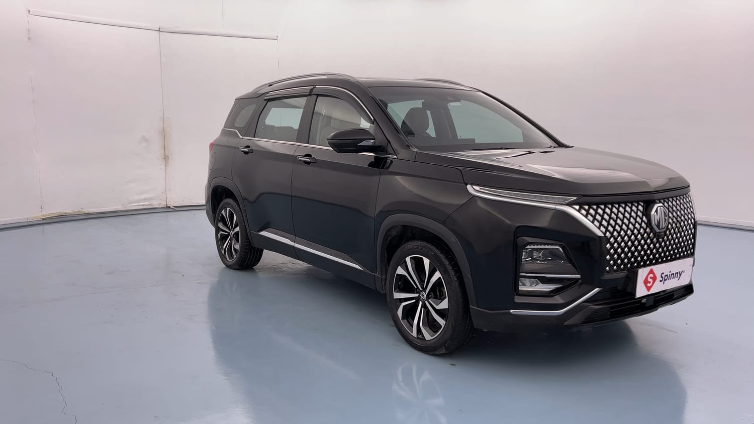 Used 2023 MG Motors Hector Savvy Pro 1.5 Turbo Petrol CVT Petrol Automatic exterior RIGHT FRONT CORNER VIEW