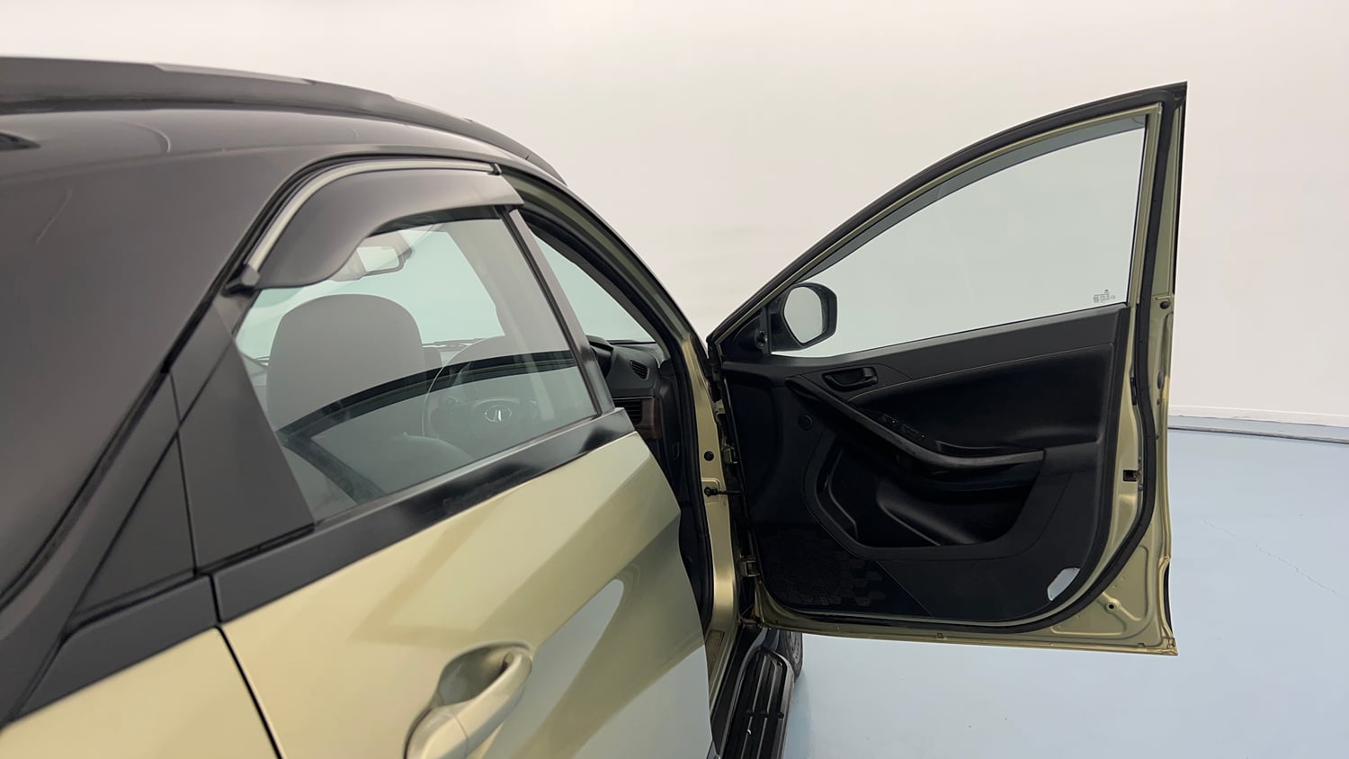 Used 2022 Tata Nexon XZ Plus Kaziranga Petrol Manual interior RIGHT FRONT DOOR OPEN VIEW