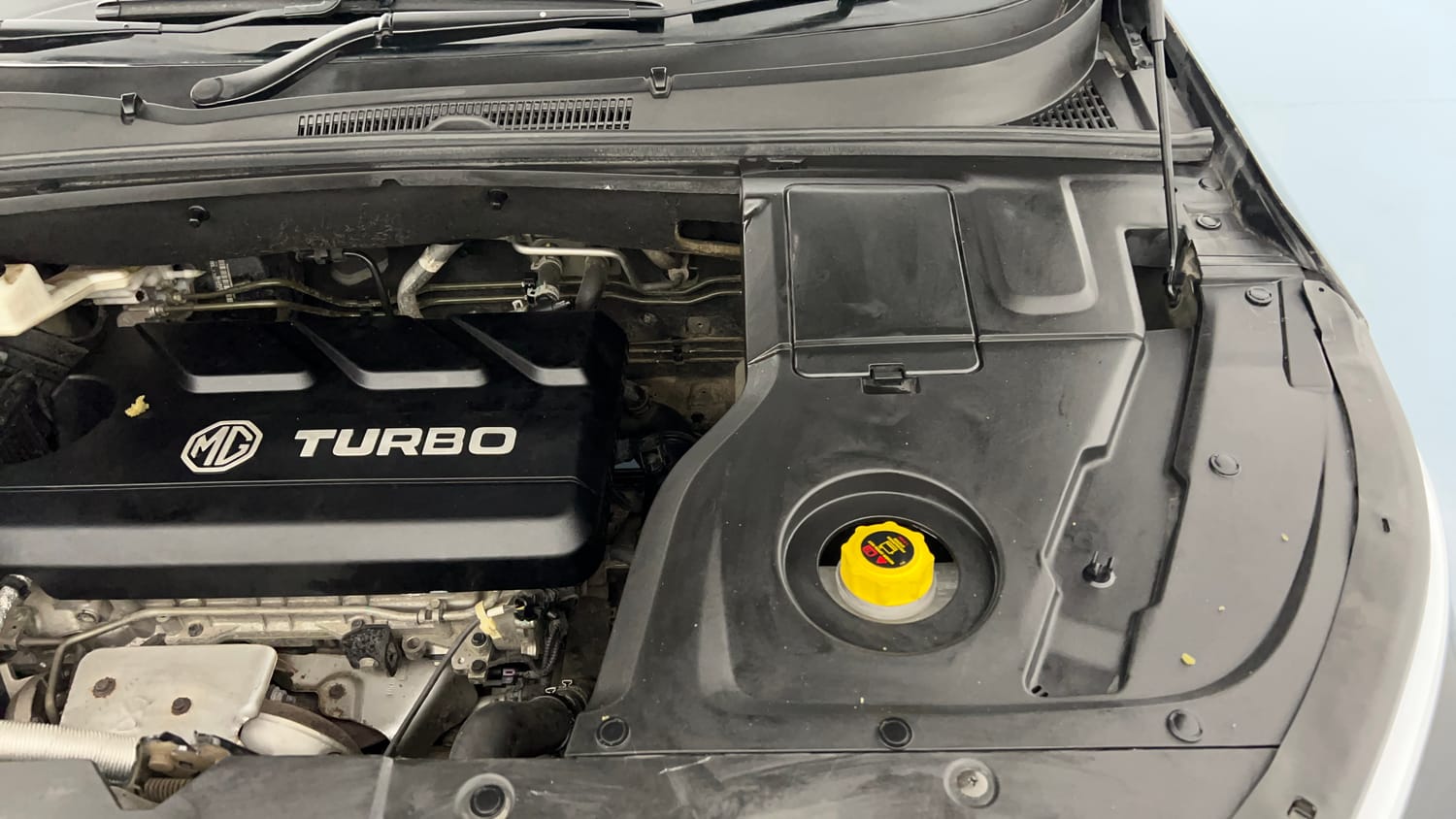 Used 2023 MG Motors Hector Savvy Pro 1.5 Turbo Petrol CVT Petrol Automatic engine ENGINE LEFT SIDE VIEW