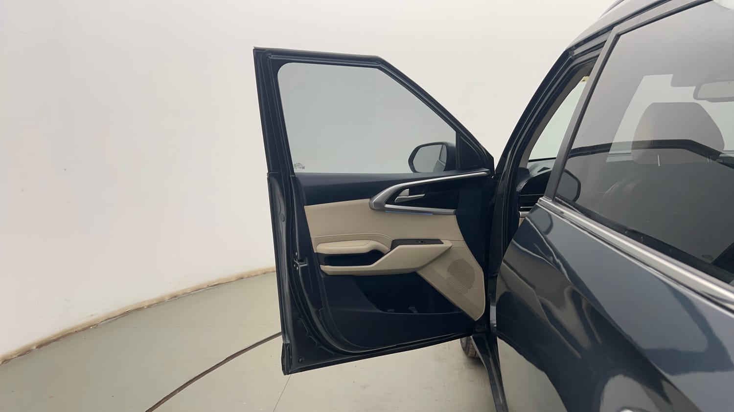Used 2022 Kia Carens Luxury 1.5 Diesel 7 STR Diesel Manual interior LEFT FRONT DOOR OPEN VIEW