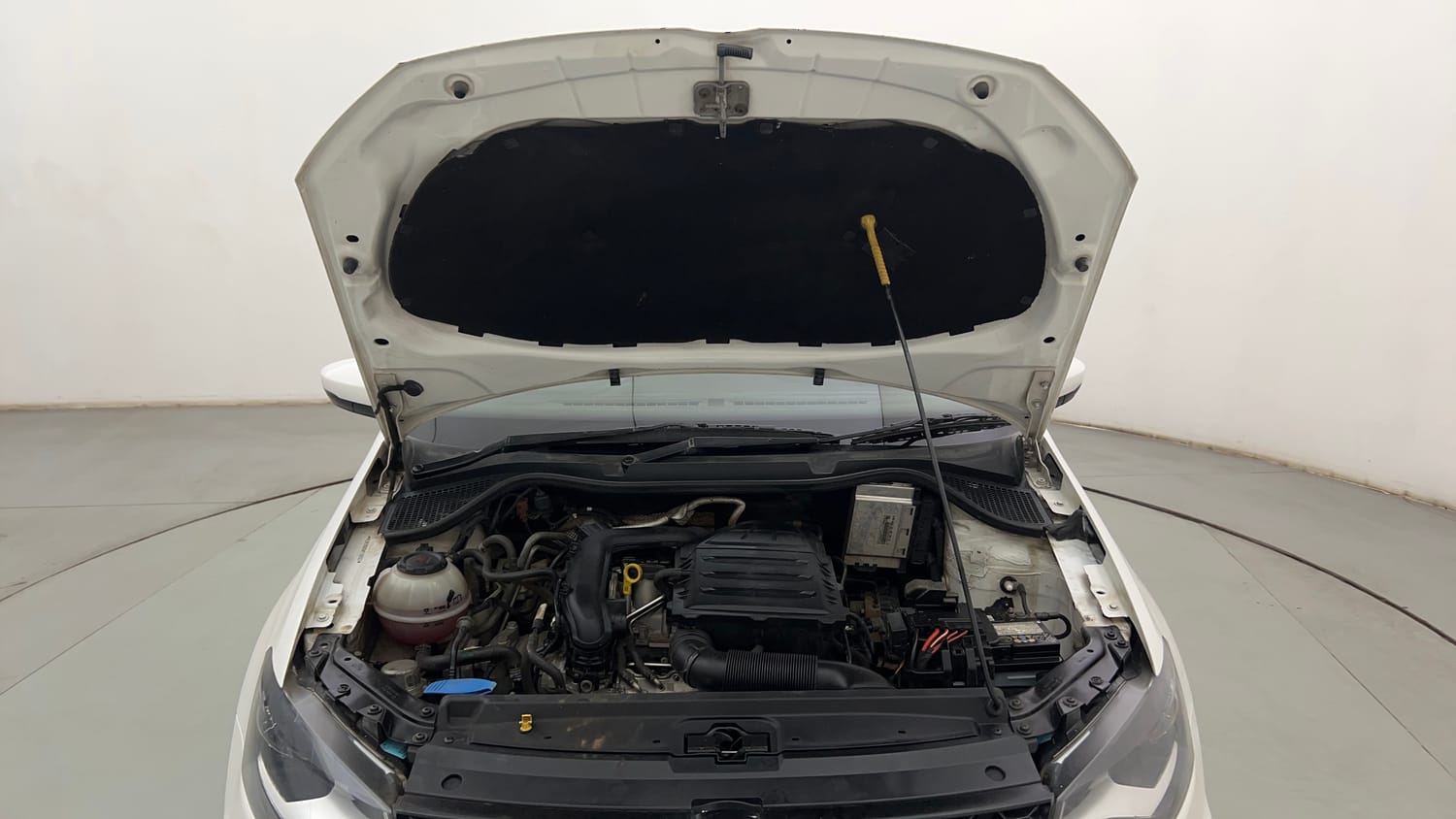 Used 2020 Volkswagen Vento Highline 1.0L TSI Petrol Manual engine ENGINE & BONNET OPEN FRONT VIEW