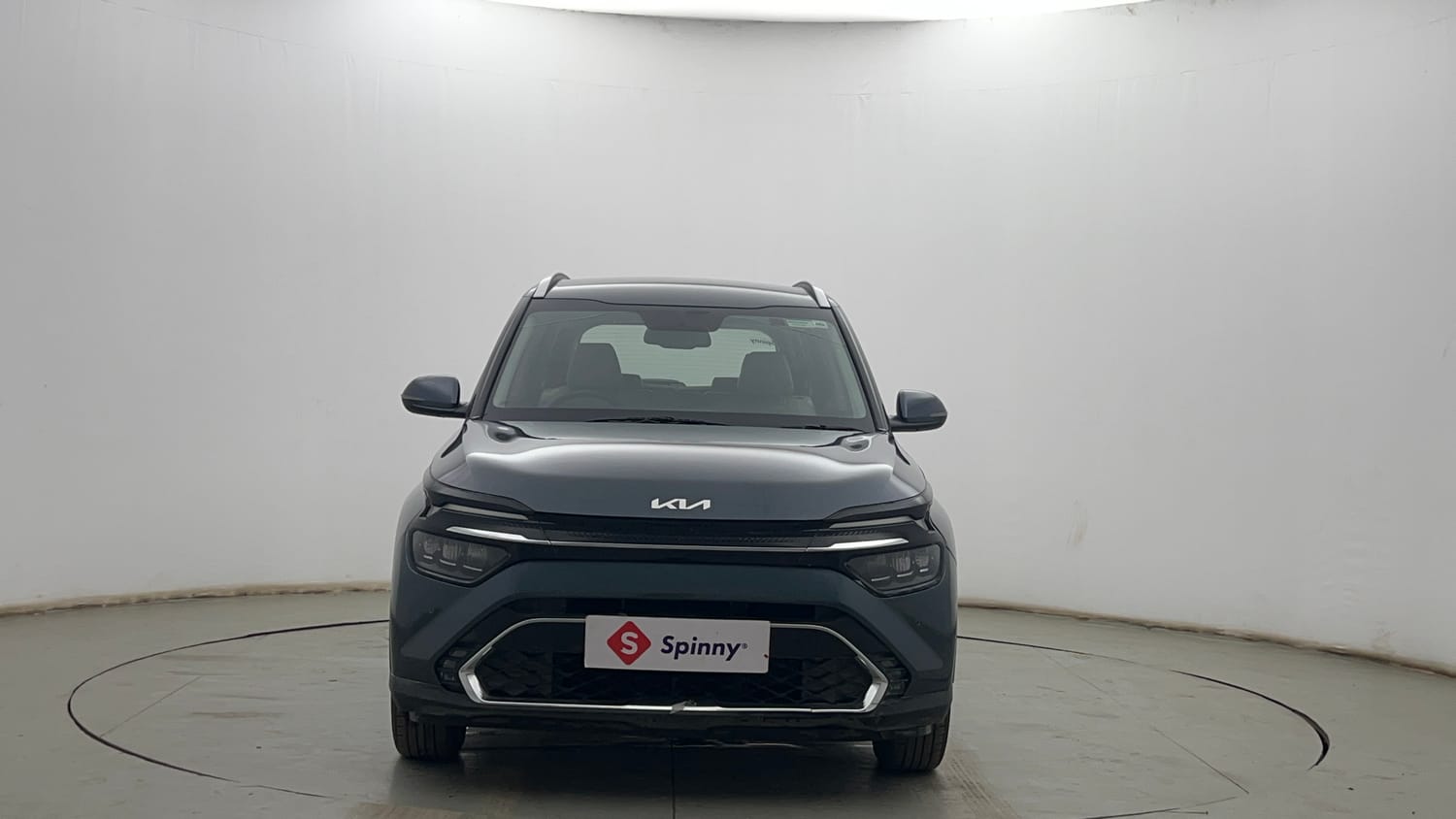 Used 2022 Kia Carens Luxury 1.5 Diesel 7 STR Diesel Manual exterior FRONT VIEW