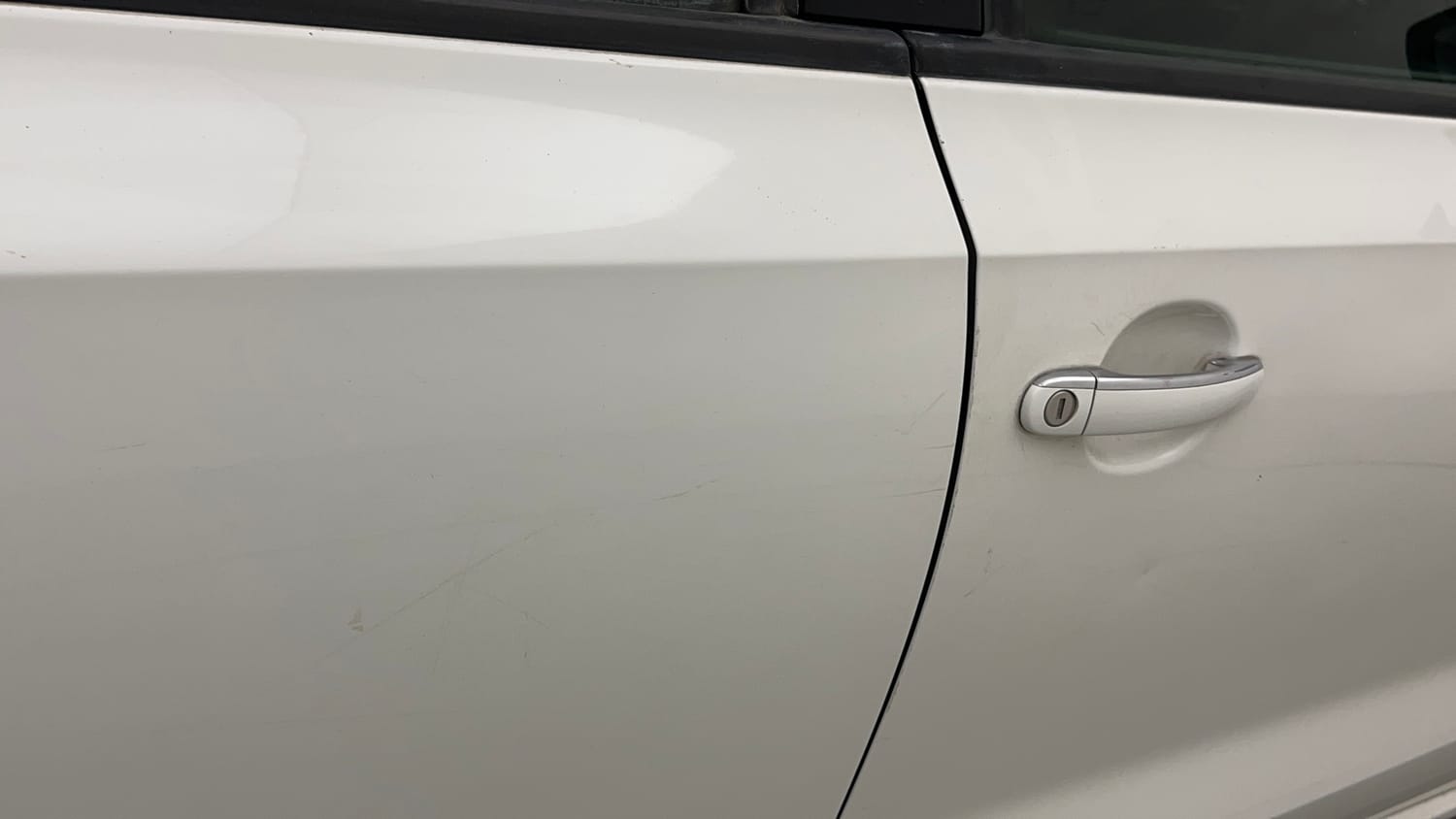 Used 2020 Volkswagen Vento Highline 1.0L TSI Petrol Manual dents MINOR SCRATCH