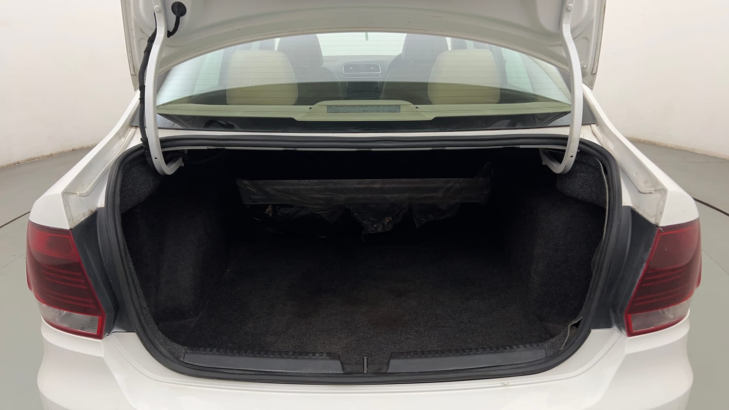 Used 2020 Volkswagen Vento Highline 1.0L TSI Petrol Manual interior DICKY INSIDE VIEW