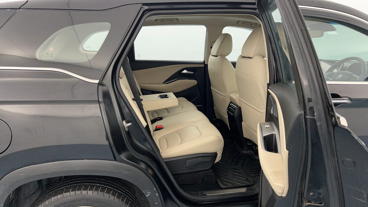 Used 2023 MG Motors Hector Savvy Pro 1.5 Turbo Petrol CVT Petrol Automatic interior RIGHT SIDE REAR DOOR CABIN VIEW