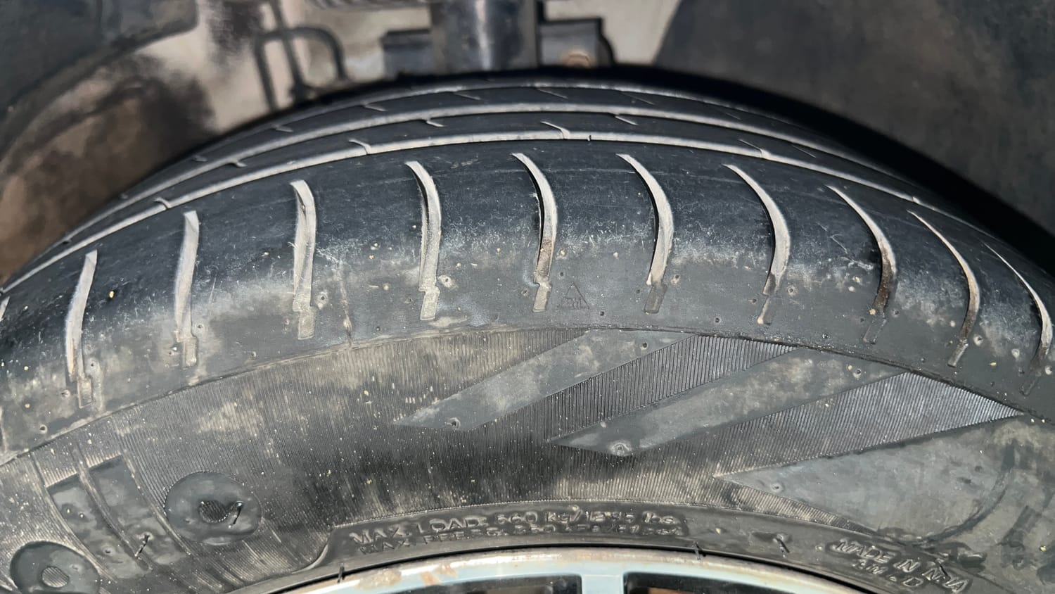 Used 2020 Volkswagen Vento Highline 1.0L TSI Petrol Manual tyres RIGHT FRONT TYRE TREAD VIEW