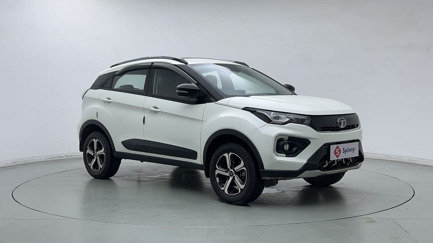 Used 2022 Tata Nexon XZ Plus (O) Petrol Manual exterior RIGHT FRONT CORNER VIEW