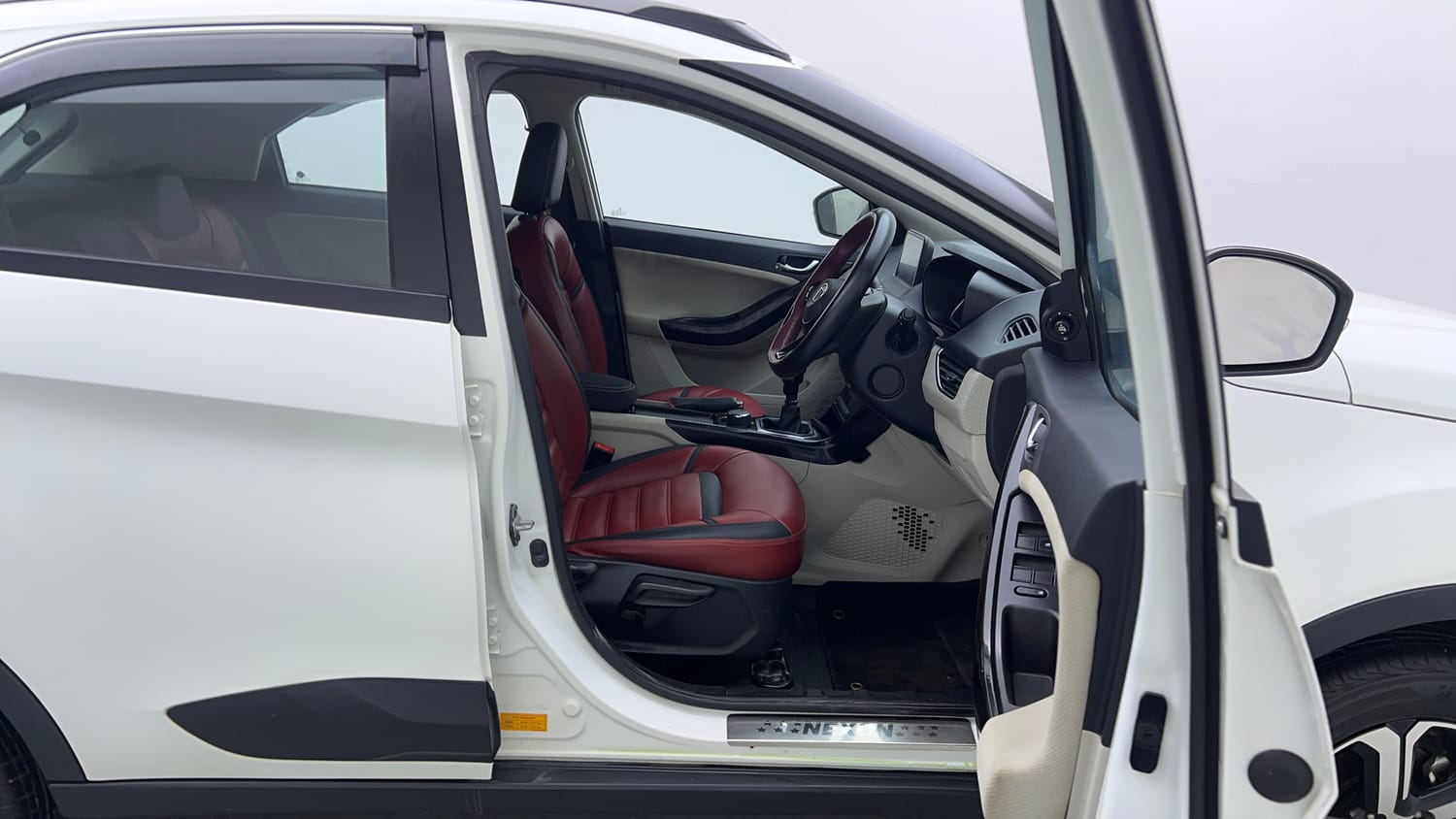 Used 2022 Tata Nexon XZ Plus (O) Petrol Manual interior RIGHT SIDE FRONT DOOR CABIN VIEW