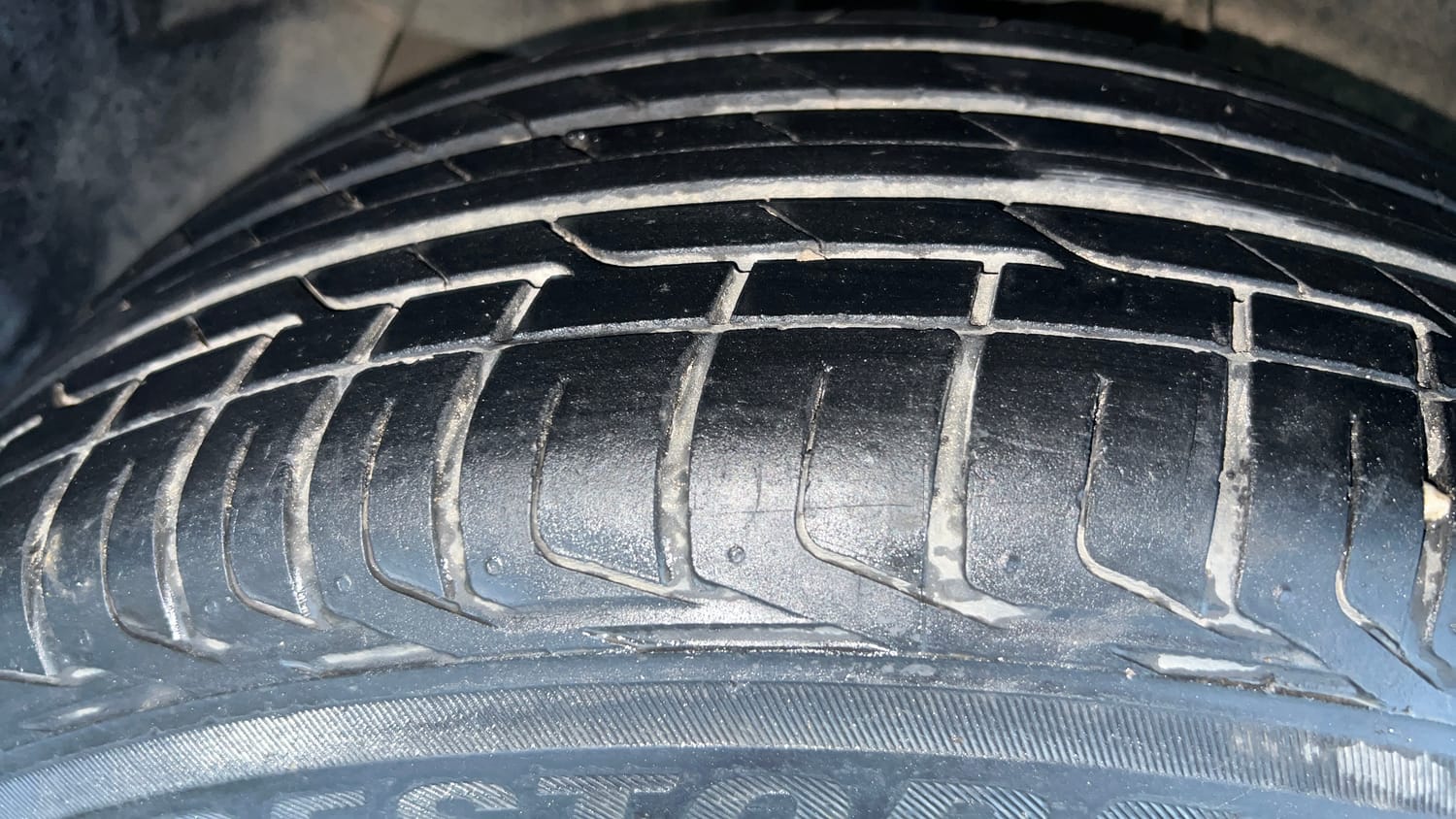 Used 2022 Tata Nexon XZ Plus (O) Petrol Manual tyres RIGHT REAR TYRE TREAD VIEW