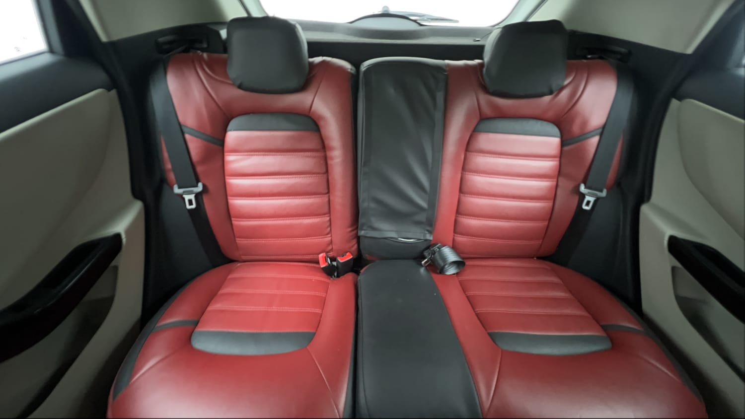 Used 2022 Tata Nexon XZ Plus (O) Petrol Manual interior REAR SEAT CONDITION VIEW