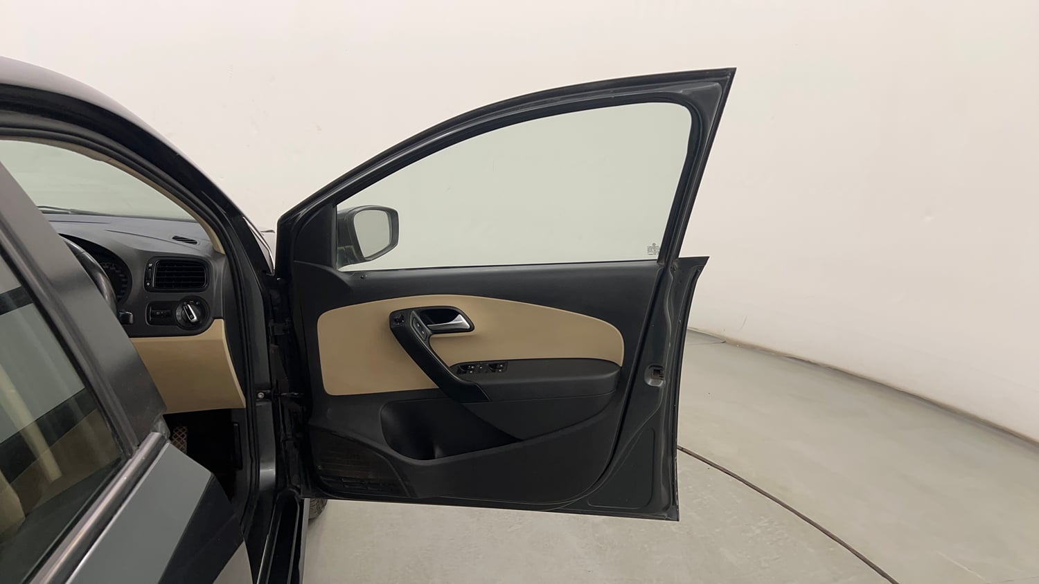 Used 2015 Volkswagen Polo Highline1.2L (P) Petrol Manual interior RIGHT FRONT DOOR OPEN VIEW