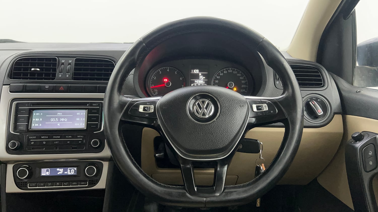 Used 2015 Volkswagen Polo Highline1.2L (P) Petrol Manual interior STEERING VIEW
