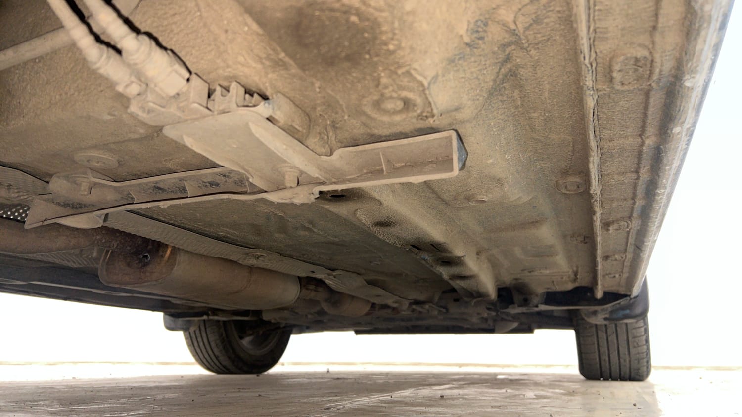 Used 2022 Skoda Slavia Ambition 1.0L TSI AT Petrol Automatic extra REAR RIGHT UNDERBODY VIEW