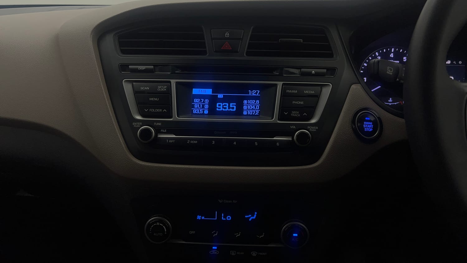 Used 2014 Hyundai Elite i20 Asta 1.2 Petrol Manual top_features Integrated (in-dash) music system