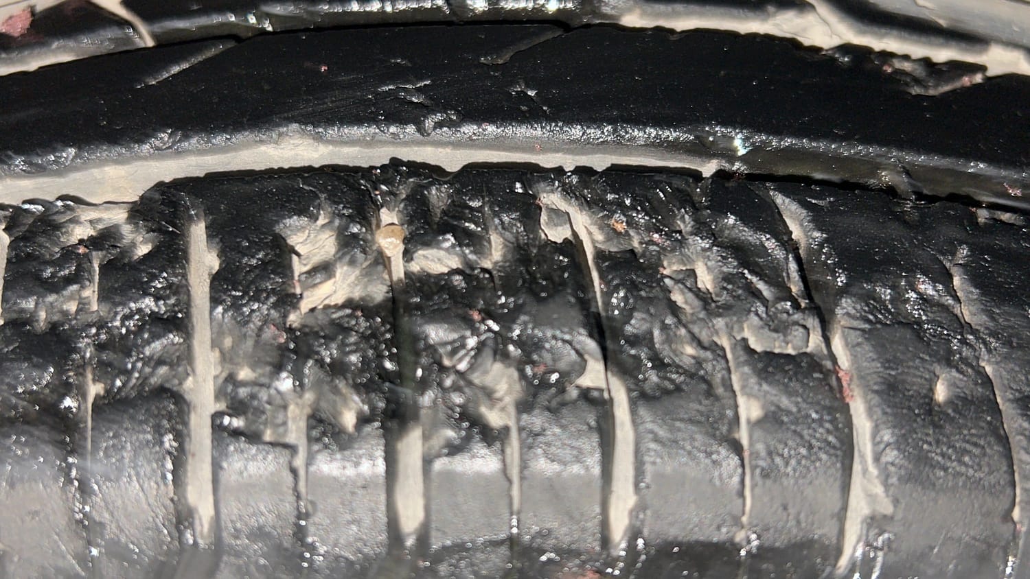 Used 2014 Hyundai Elite i20 Asta 1.2 Petrol Manual tyres RIGHT FRONT TYRE TREAD VIEW