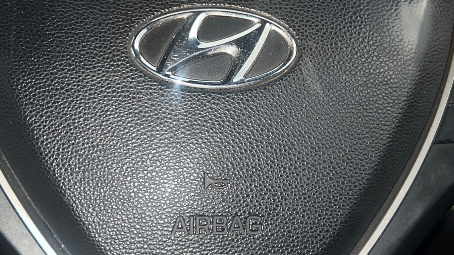 Used 2014 Hyundai Elite i20 Asta 1.2 Petrol Manual top_features Airbags