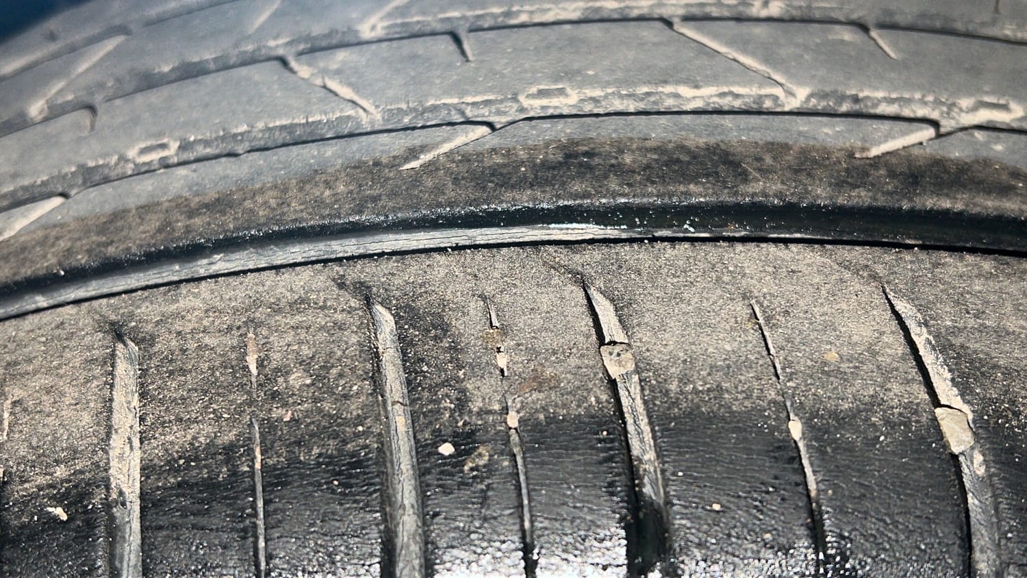 Used 2022 Skoda Slavia Ambition 1.0L TSI AT Petrol Automatic tyres RIGHT REAR TYRE TREAD VIEW