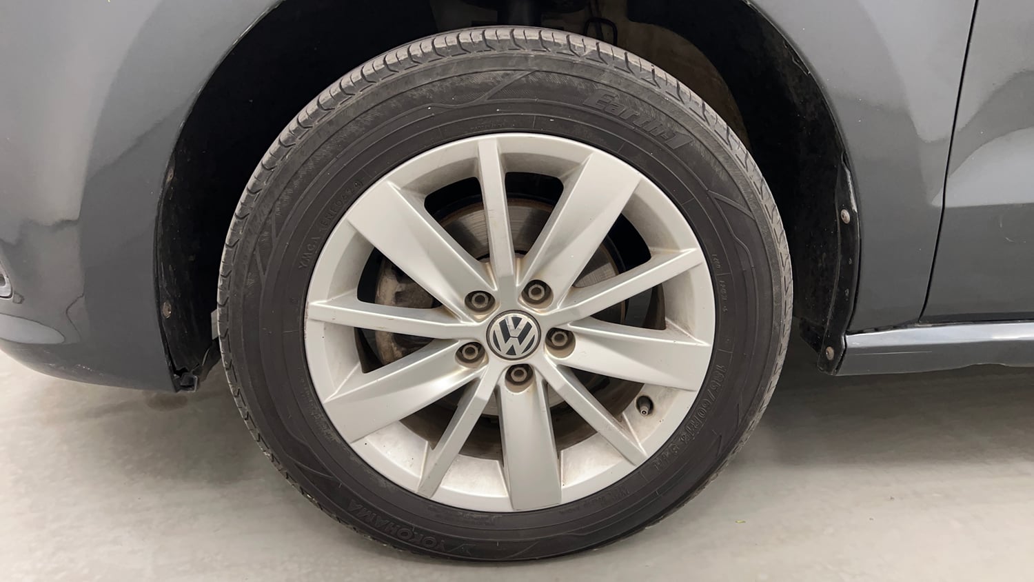 Used 2015 Volkswagen Polo Highline1.2L (P) Petrol Manual tyres LEFT FRONT TYRE RIM VIEW