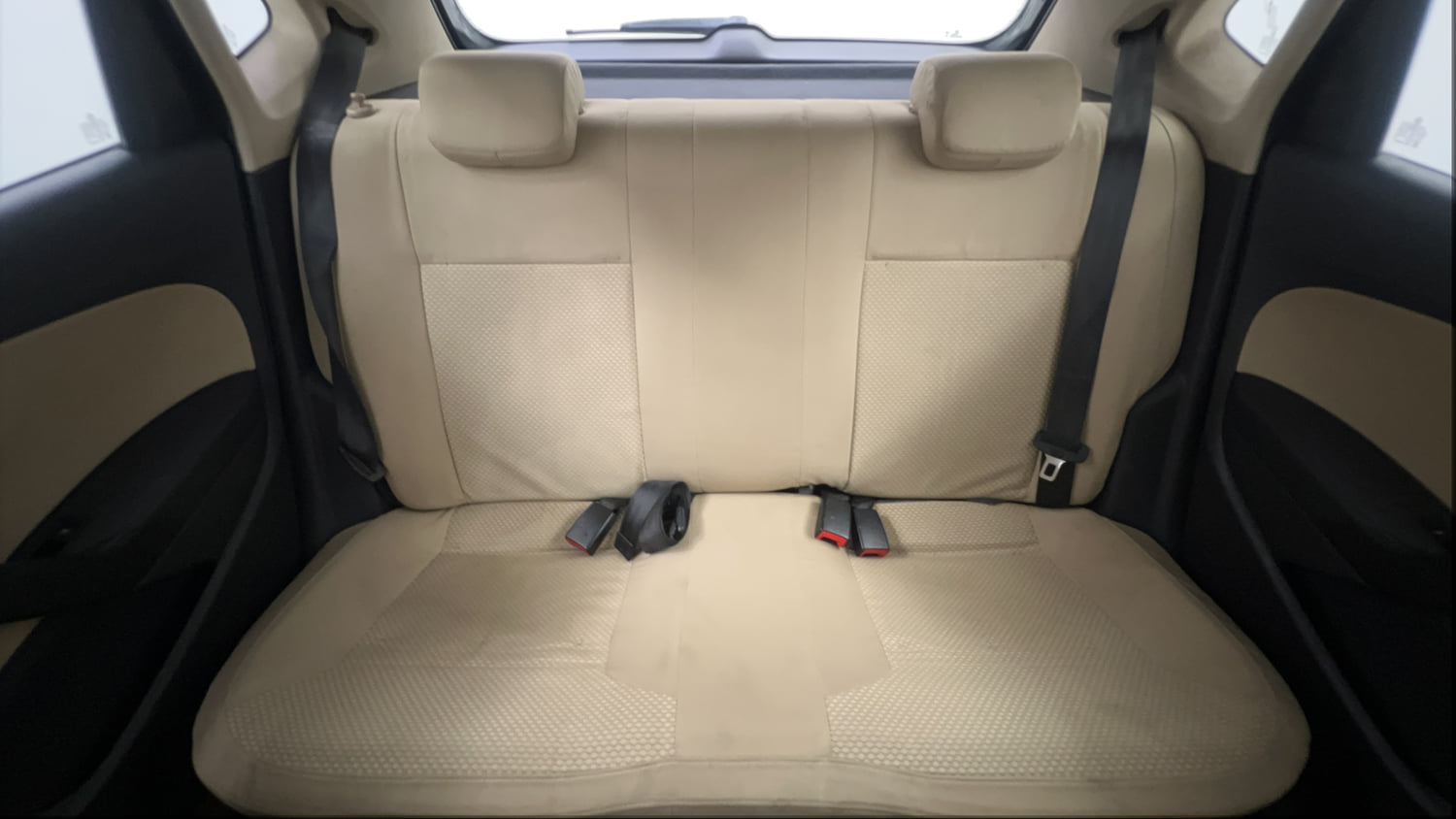 Used 2015 Volkswagen Polo Highline1.2L (P) Petrol Manual interior REAR SEAT CONDITION VIEW