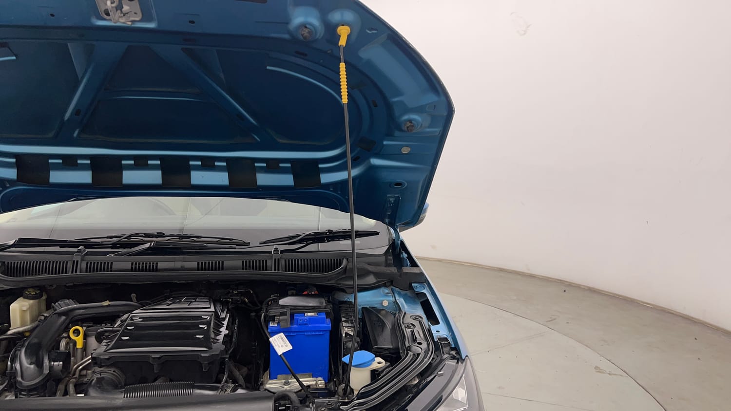 Used 2022 Skoda Slavia Ambition 1.0L TSI AT Petrol Automatic engine ENGINE LEFT SIDE HINGE & APRON VIEW