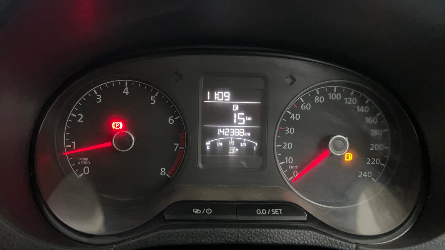 Used 2015 Volkswagen Polo Highline1.2L (P) Petrol Manual interior CLUSTERMETER VIEW