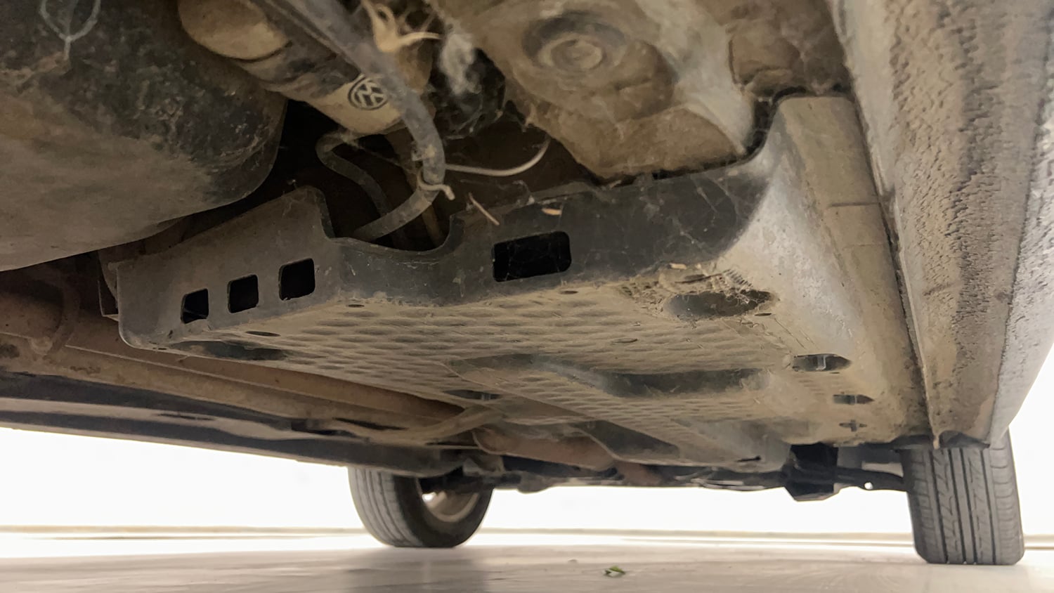 Used 2015 Volkswagen Polo Highline1.2L (P) Petrol Manual extra REAR RIGHT UNDERBODY VIEW