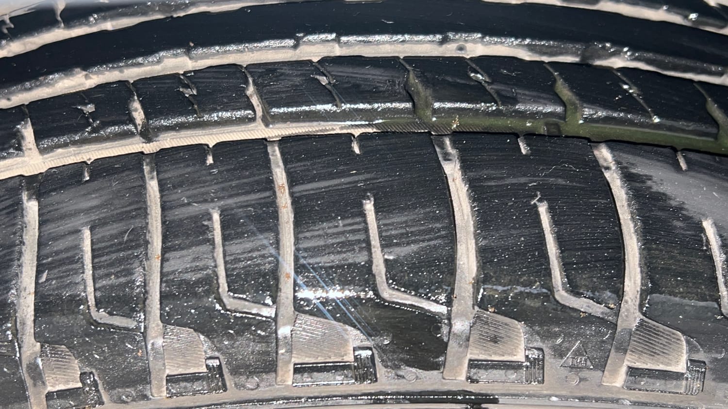 Used 2021 Tata Harrier XZA Plus Diesel Automatic tyres LEFT FRONT TYRE TREAD VIEW