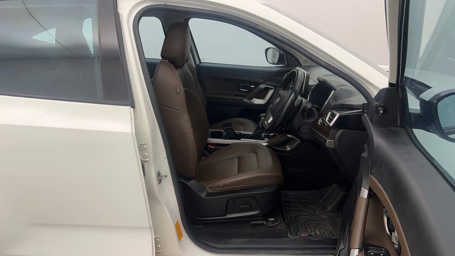Used 2021 Tata Harrier XZA Plus Diesel Automatic interior RIGHT SIDE FRONT DOOR CABIN VIEW