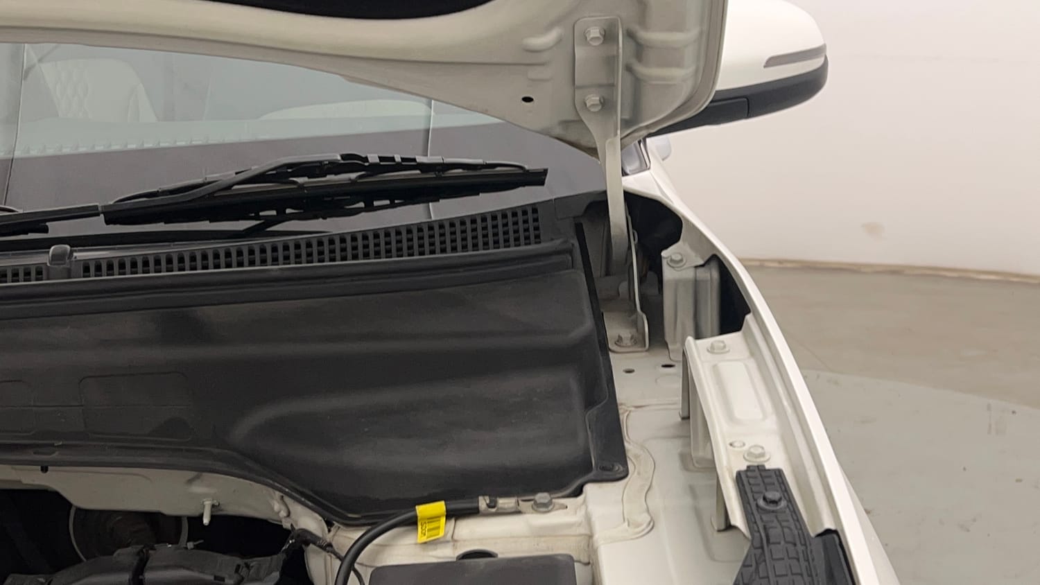 Used 2022 Hyundai Creta SX (O) 1.5 Petrol IVT Petrol Automatic engine ENGINE LEFT SIDE HINGE & APRON VIEW