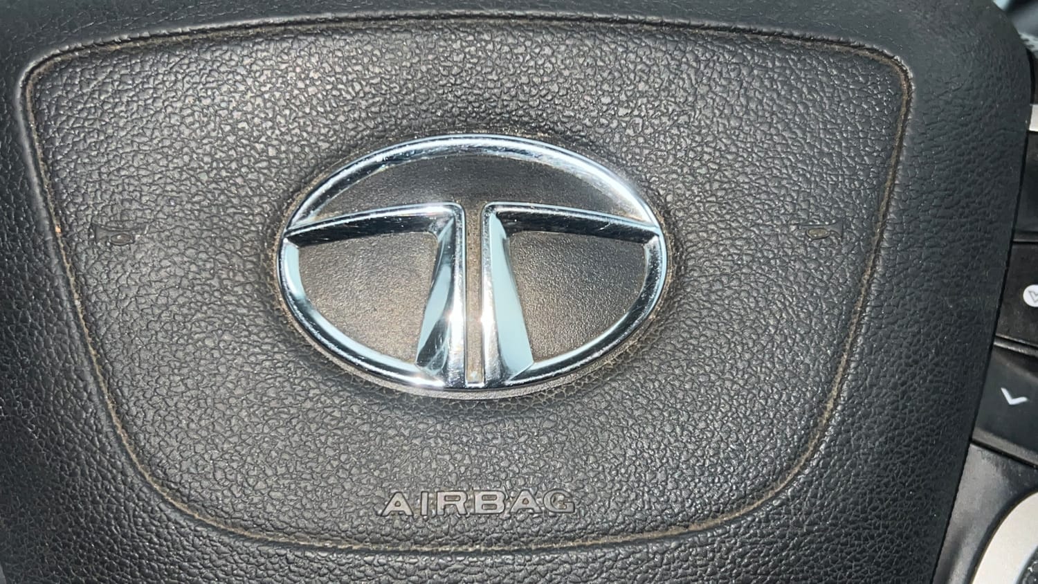 Used 2021 Tata Harrier XZA Plus Diesel Automatic top_features Airbags