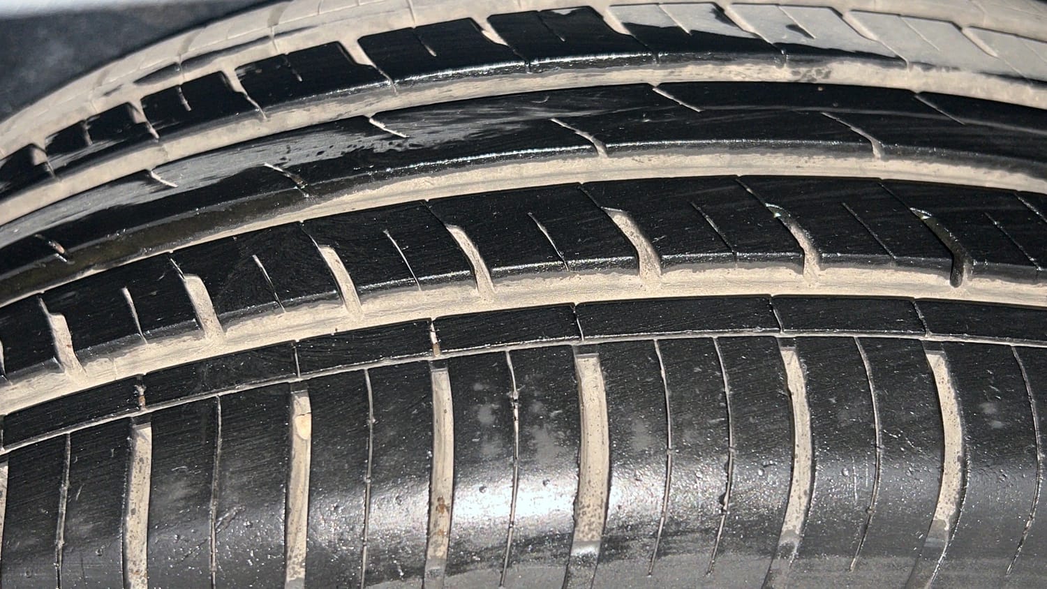 Used 2021 Tata Harrier XZA Plus Diesel Automatic tyres RIGHT REAR TYRE TREAD VIEW