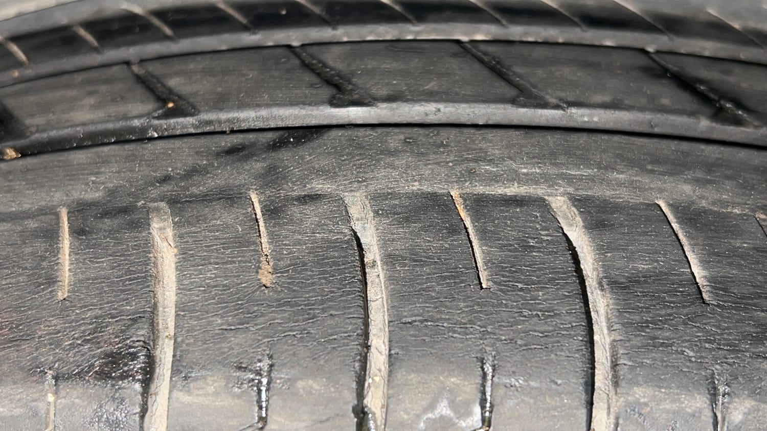 Used 2022 Hyundai Creta SX (O) 1.5 Petrol IVT Petrol Automatic tyres LEFT FRONT TYRE TREAD VIEW