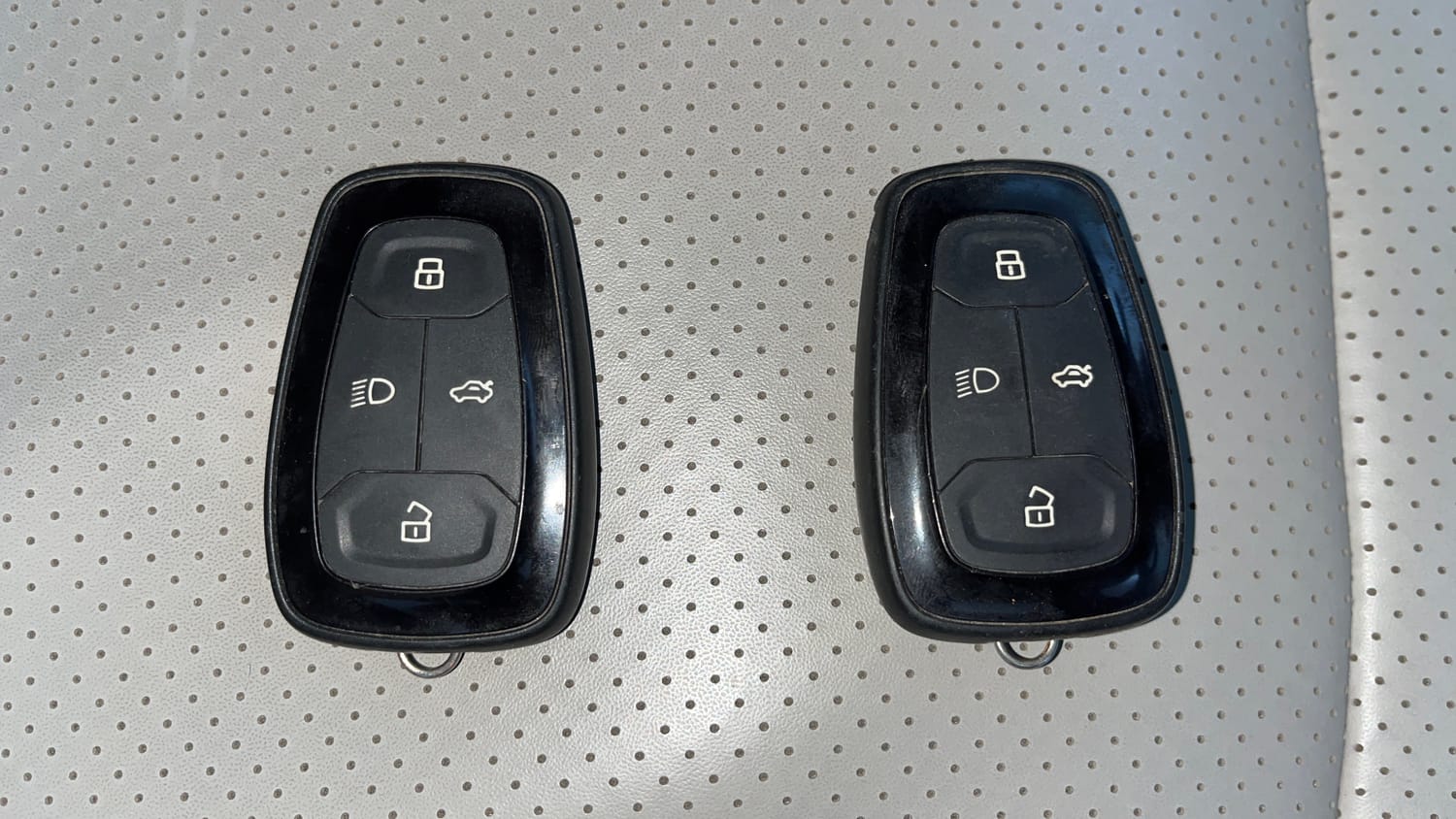 Used 2022 Tata Nexon XZA Plus (O) Dual Tone Petrol Automatic extra CAR KEY VIEW
