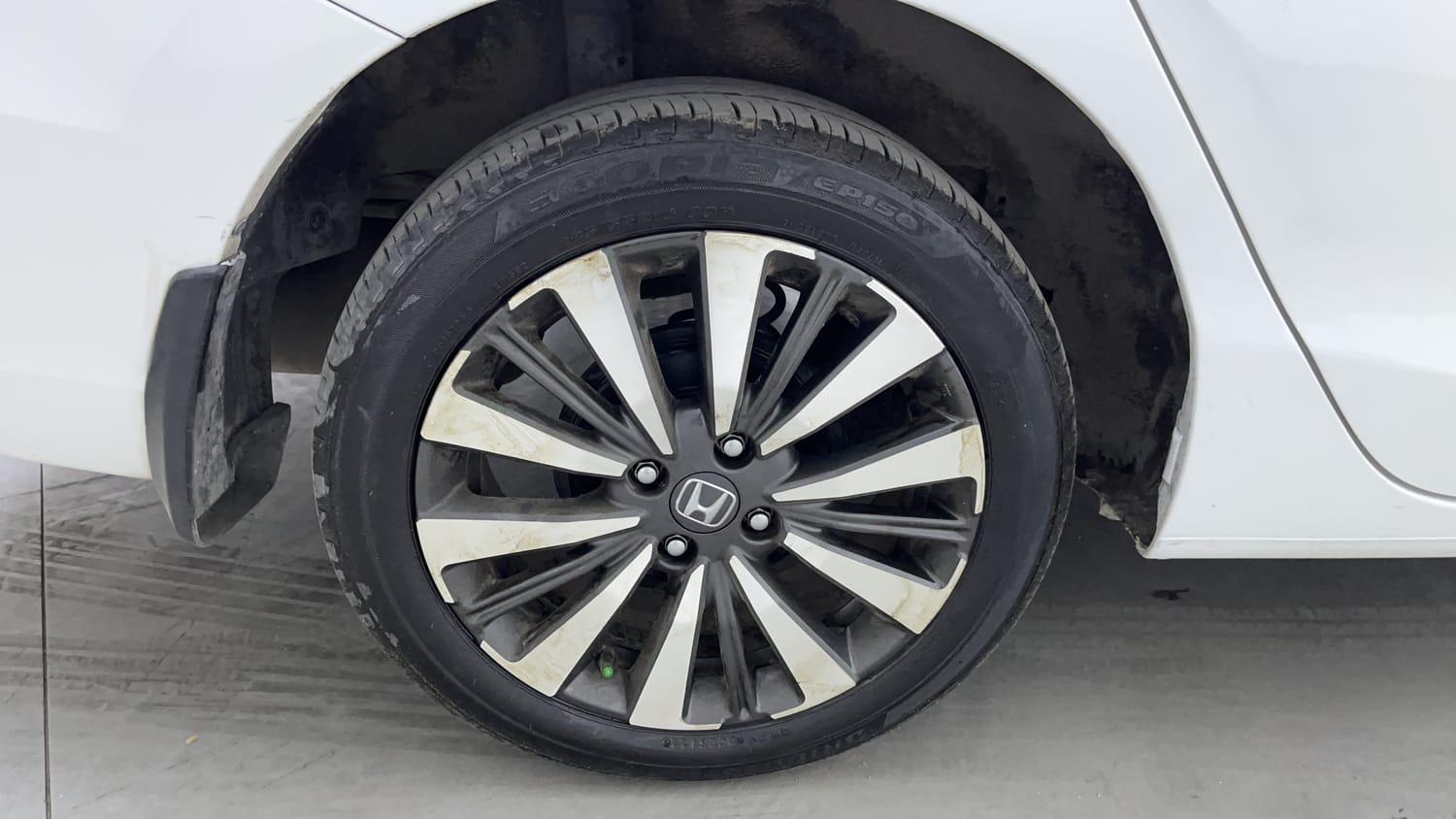 Used 2023 Honda City ZX Petrol CVT Petrol Automatic tyres RIGHT REAR TYRE RIM VIEW