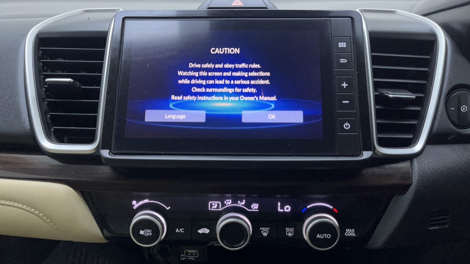 Used 2023 Honda City ZX Petrol CVT Petrol Automatic interior MUSIC SYSTEM & AC CONTROL VIEW
