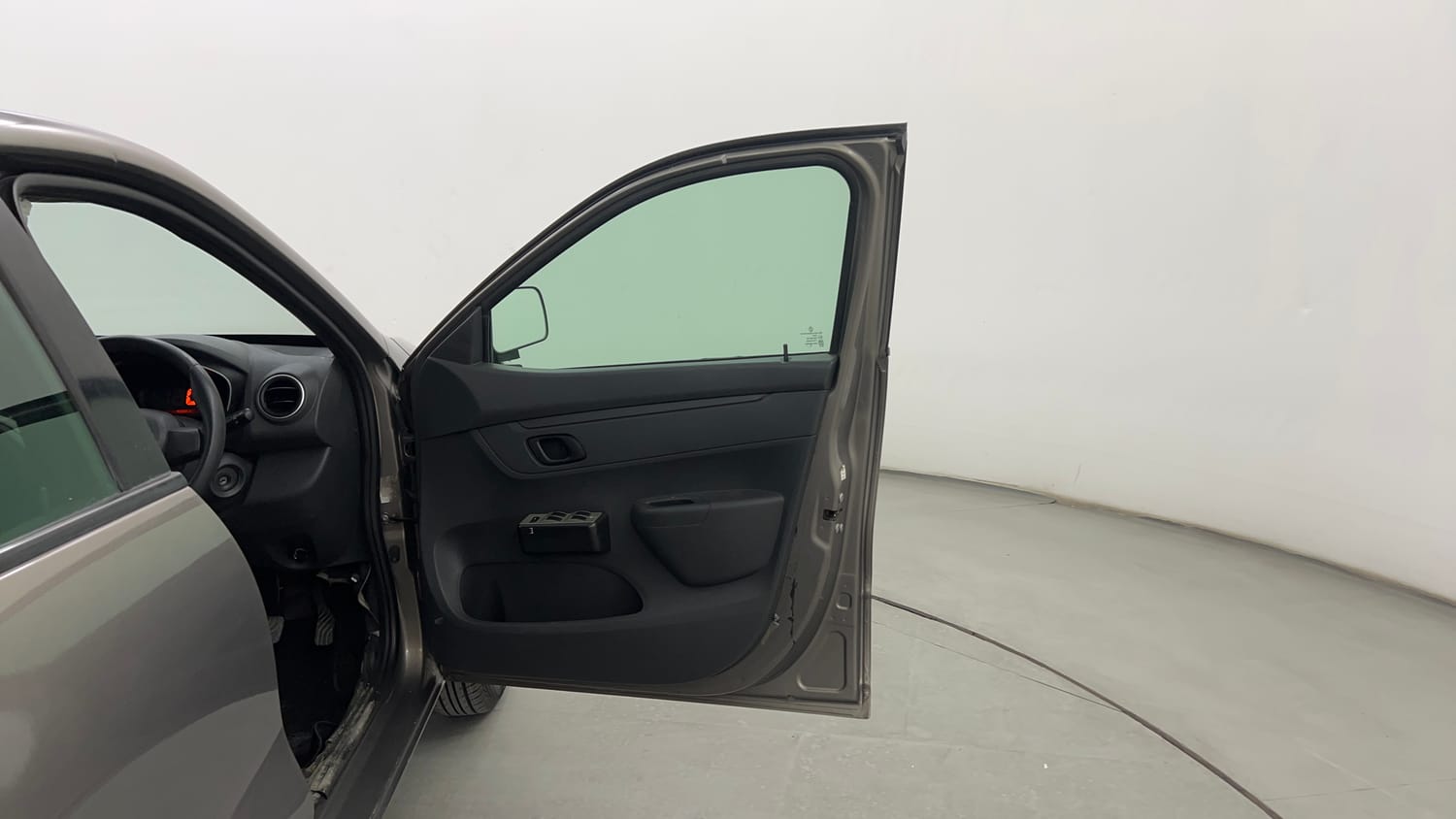 Used 2016 Renault Kwid RXL Petrol Manual interior RIGHT FRONT DOOR OPEN VIEW