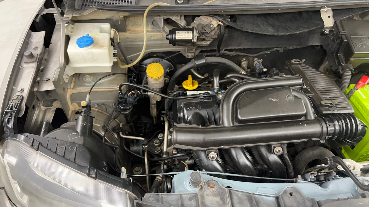 Used 2016 Renault Kwid RXL Petrol Manual engine ENGINE RIGHT SIDE VIEW
