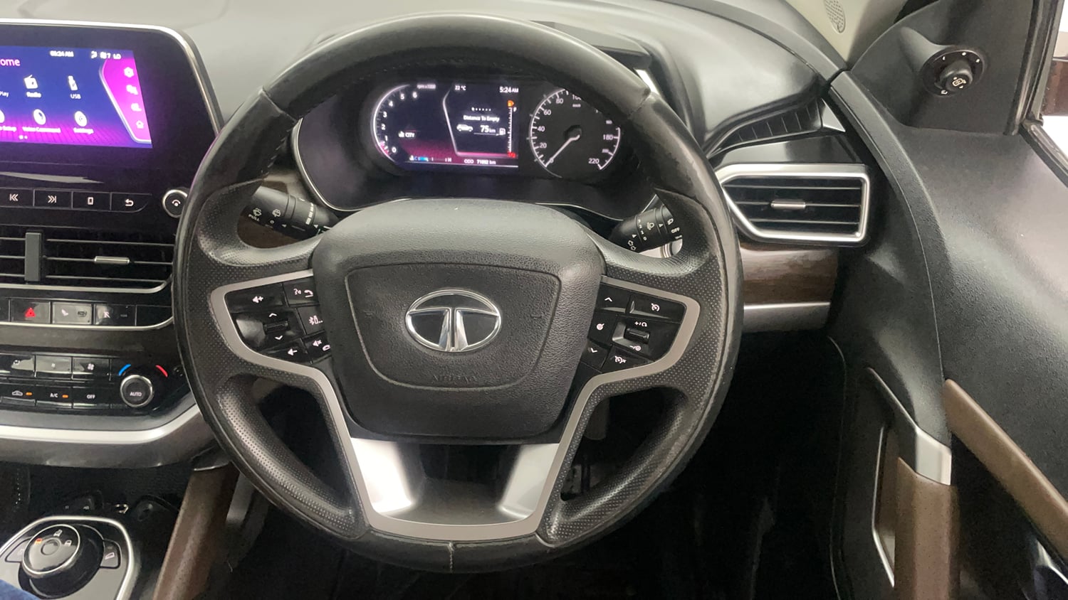 Used 2019 Tata Harrier XZ Diesel Manual interior STEERING VIEW