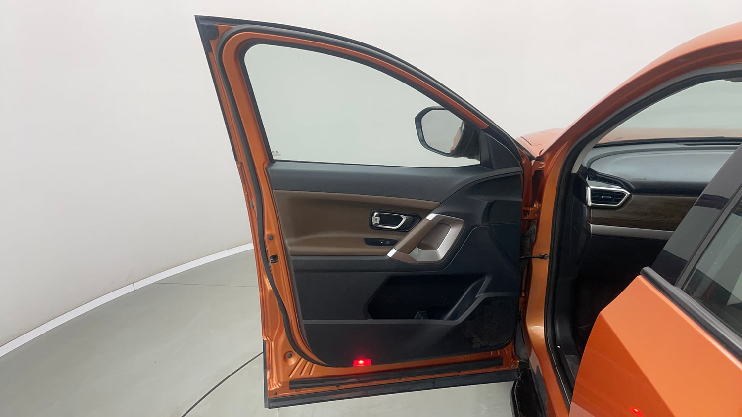 Used 2019 Tata Harrier XZ Diesel Manual interior LEFT FRONT DOOR OPEN VIEW