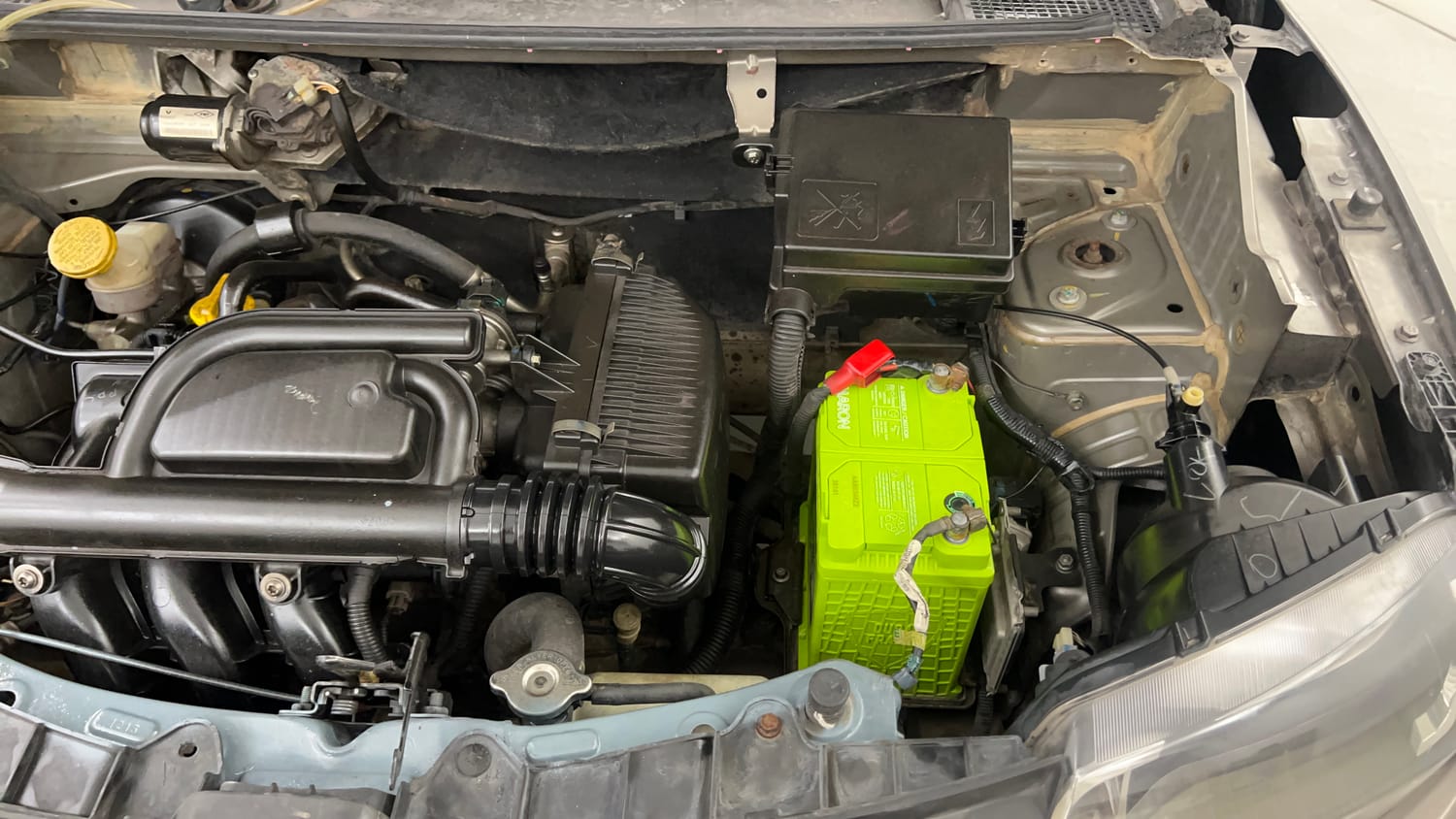 Used 2016 Renault Kwid RXL Petrol Manual engine ENGINE LEFT SIDE VIEW