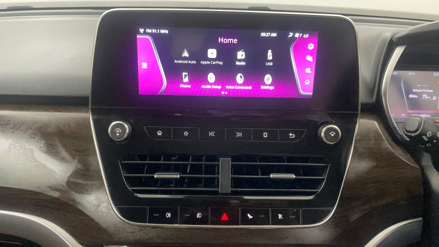 Used 2019 Tata Harrier XZ Diesel Manual top_features Touch screen infotainment system
