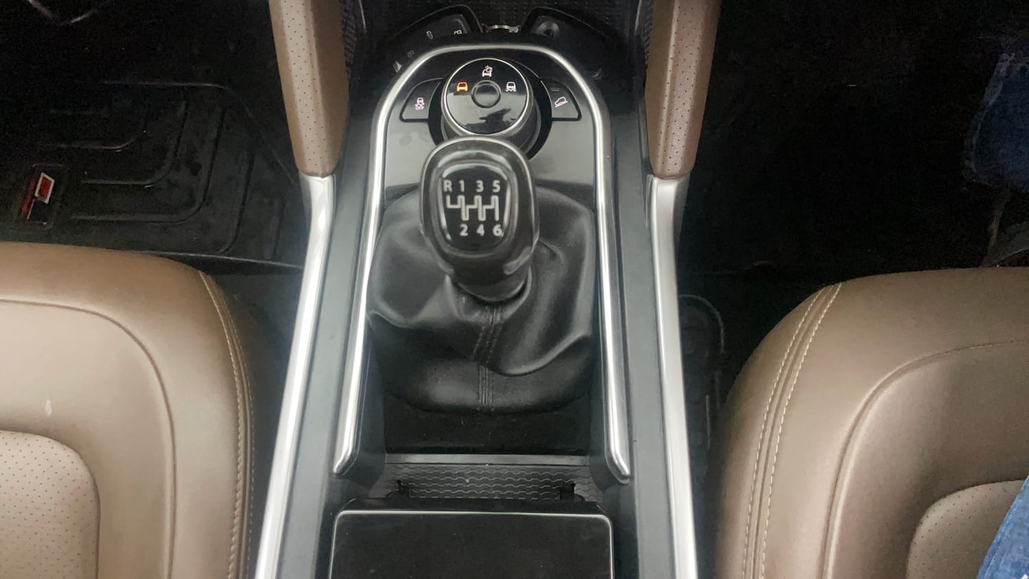 Used 2019 Tata Harrier XZ Diesel Manual interior GEAR  KNOB VIEW