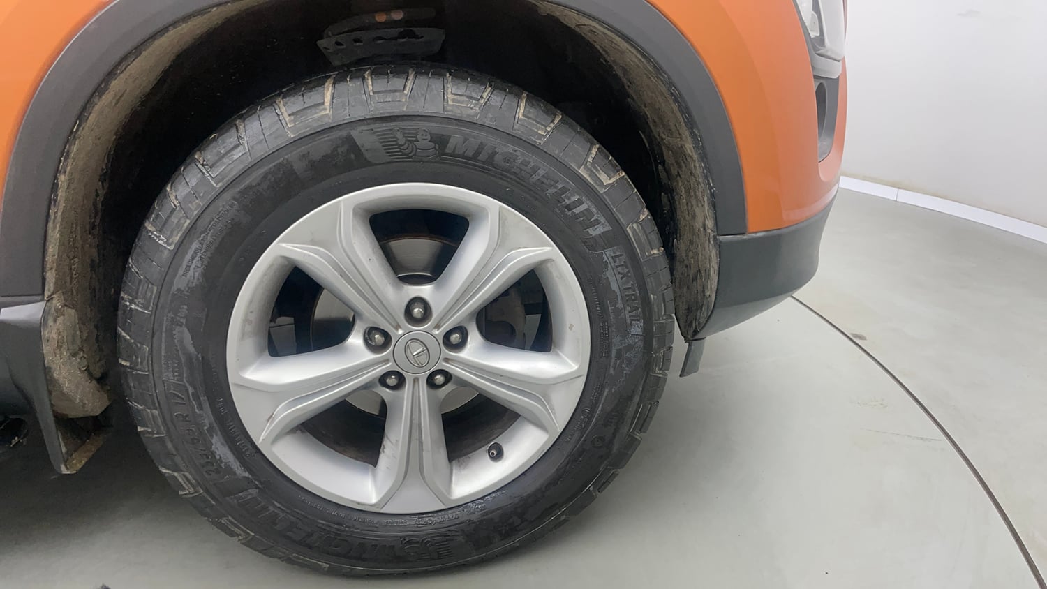 Used 2019 Tata Harrier XZ Diesel Manual tyres RIGHT FRONT TYRE RIM VIEW