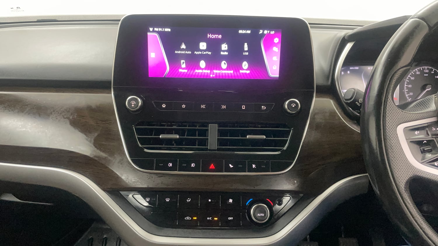 Used 2019 Tata Harrier XZ Diesel Manual interior MUSIC SYSTEM & AC CONTROL VIEW