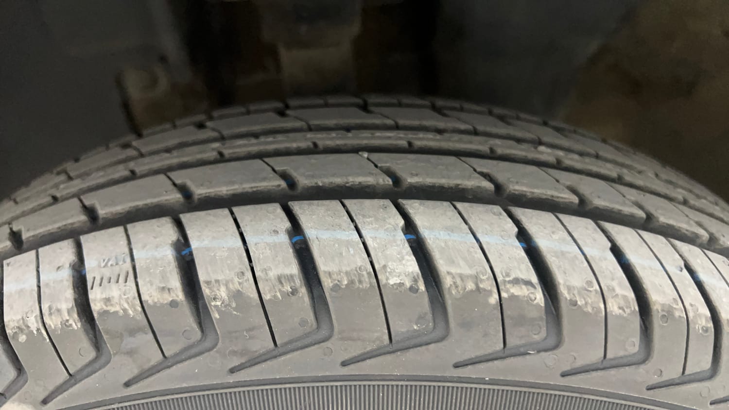 Used 2016 Renault Kwid RXL Petrol Manual tyres LEFT FRONT TYRE TREAD VIEW